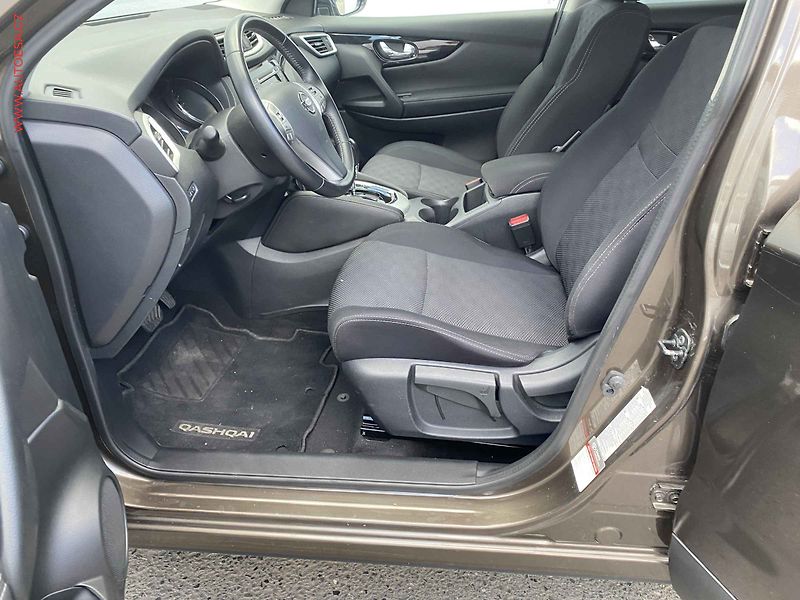 Nissan Qashqai (2016) 1.2 DIG-T, ČR, Acenta, AT - fotka 9 z 16