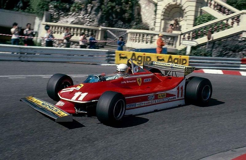 Jody Scheckter za volantem revoluční šestikolky Tyrrell P34.