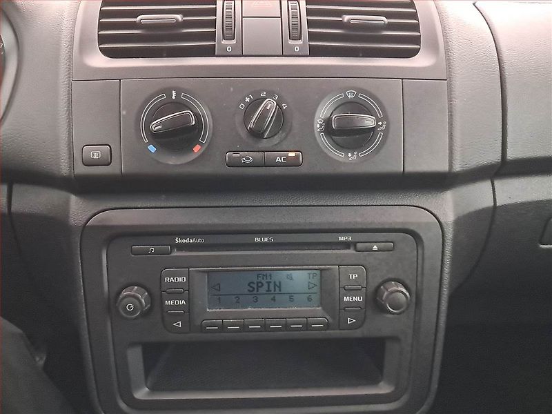 Škoda Fabia (2012) 1.2 TSI, Serv.kniha, Tempomat - fotka 12 z 15