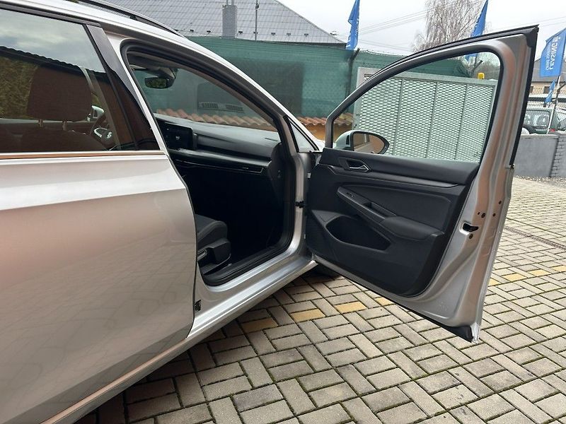 Volkswagen Golf 1.5 TSi 110kW - fotka 23 z 24