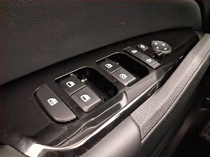Kia Sportage (2023) 1.6 T-GDI MHEV - fotka 17 z 22