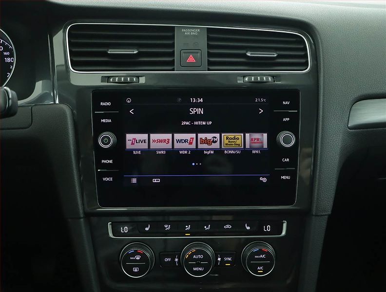 Volkswagen Golf (2019) 2.0 TDI, Navi, Tempomat - fotka 12 z 16