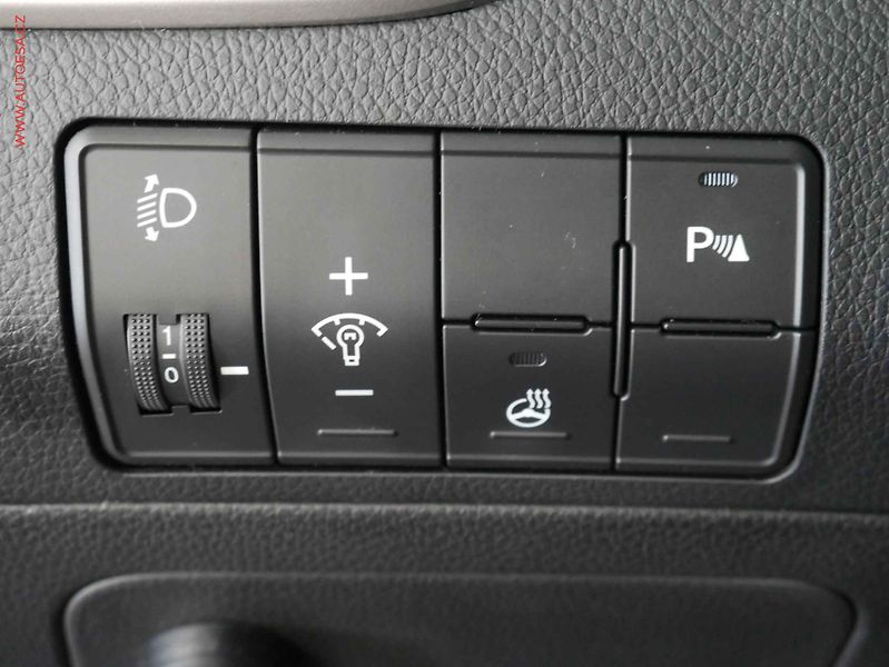 Hyundai i30 (2013) 1.6i, ČR, AC, výhřev sed - fotka 17 z 18