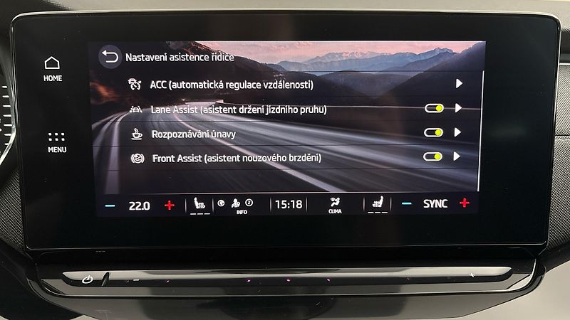 Škoda Octavia 2.0 TDI DSG Style Combi - fotka 23 z 25