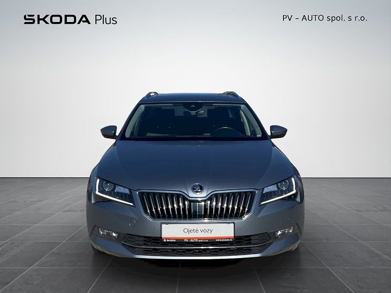 Škoda Superb (2018) L&K 2.0 TDI 140kW DSG 4x4 Comb - fotka 4 z 35