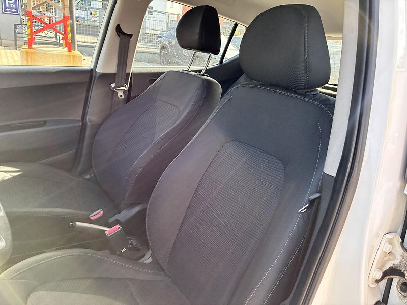 Hyundai i10 1.0i48kW KLIMATIZACE          - fotka 12 z 14