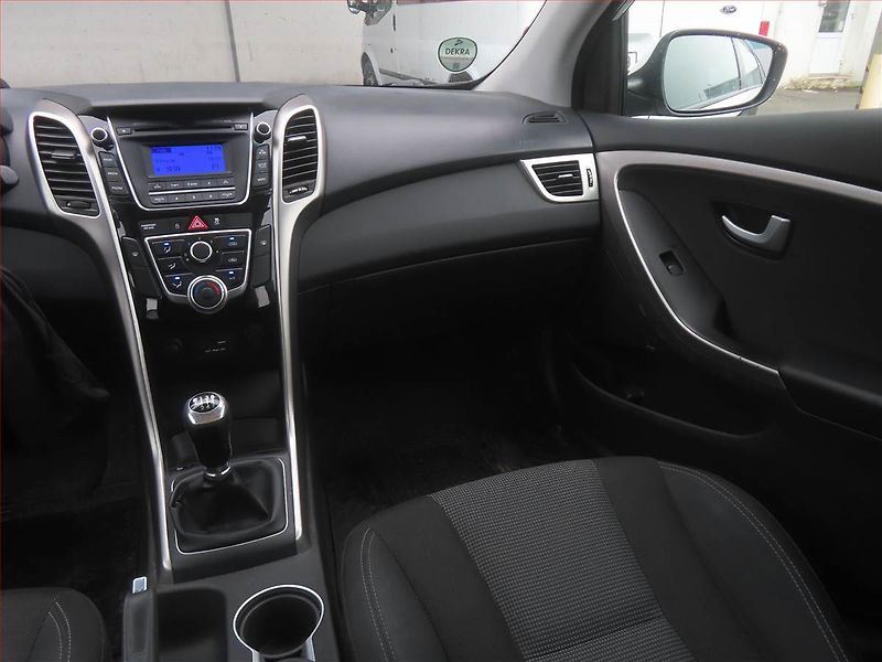 Hyundai i30 (2015) 1.6 CRDi, ČR,1.maj, Serv.kniha - fotka 8 z 15