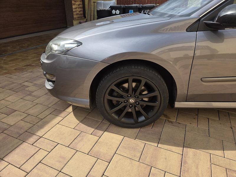 Renault Laguna 2.0dCi GT 131kW BOSE*4CONTROL* - fotka 11 z 38