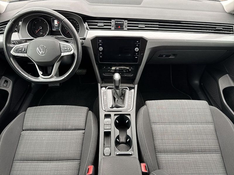 Volkswagen Passat (2022) Variant 2.0 TDI DSG Business - fotka 5 z 33