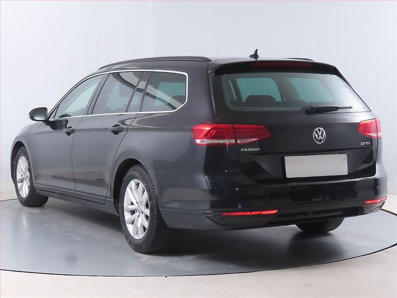 Volkswagen Passat (2015) Comfortline 2.0 TDI, Tempomat - fotka 4 z 16