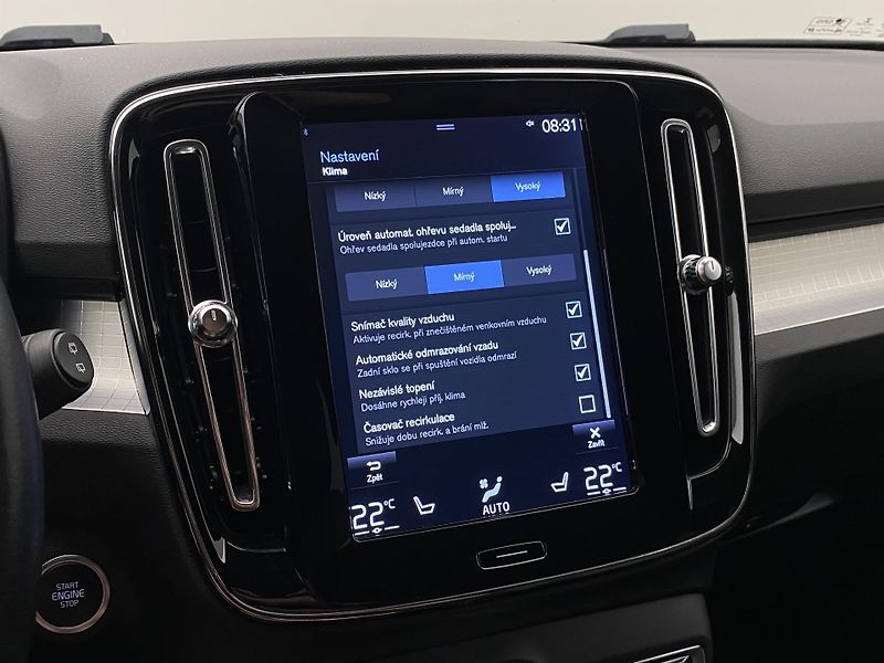 Volvo XC40 T5 AWD MOMENTUM AUT - fotka 42 z 45
