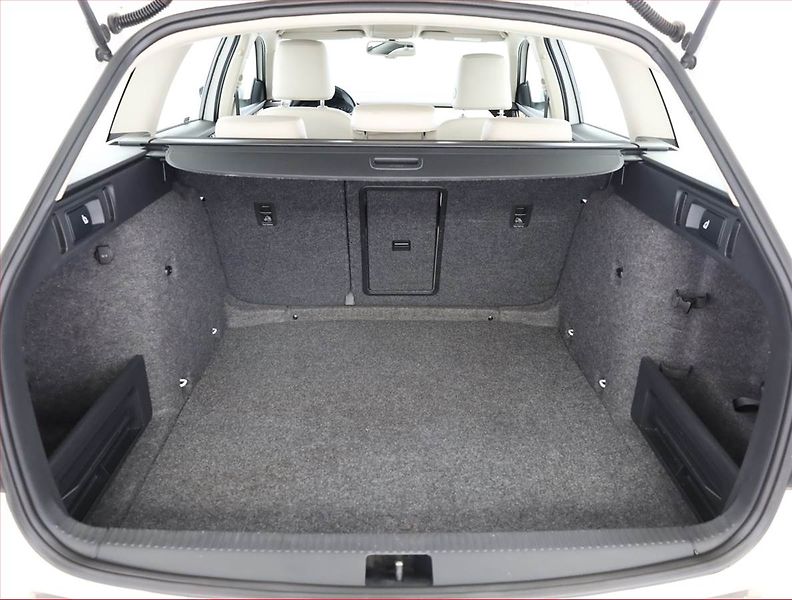 Škoda Octavia (2013) 1.6 TDI, Automat, Serv.kniha - fotka 20 z 21