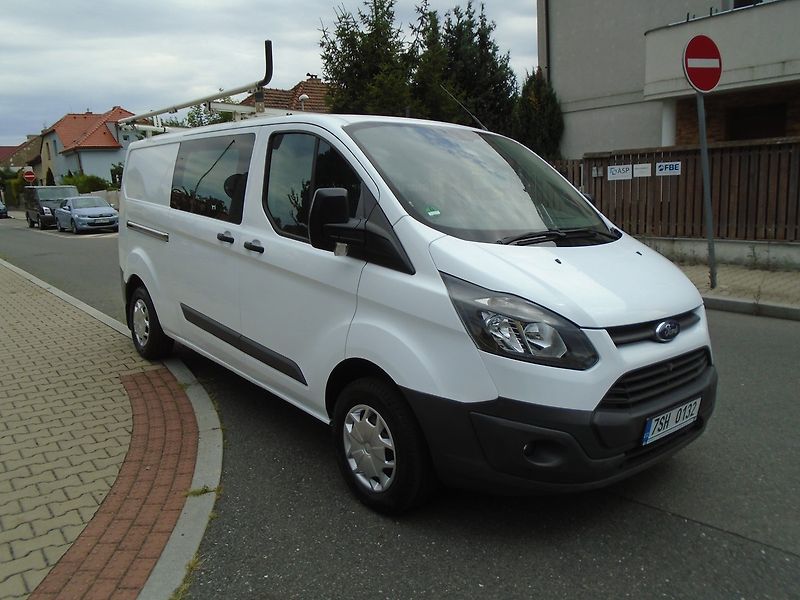 Ford Transit Custom (2015) 2.2 TDCi 6 míst, klima - fotka 3 z 25