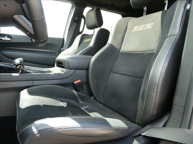 Dodge Durango 6,4 SRT AWD 354kW,1.maj,ČR,LPG - fotka 23 z 50