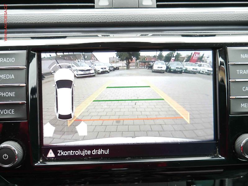 Škoda Superb (2017) 1.6TDi, Style, DSG, bixen - fotka 19 z 21