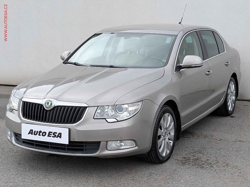 Škoda Superb (2009) 2.0 TDi, 2.maj, Elegance - fotka 3 z 17
