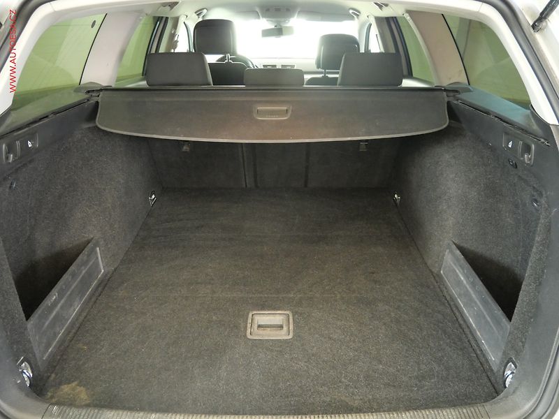 Volkswagen Passat (2012) 2.0 TDi, Comfortline, DSG, TZ - fotka 7 z 21