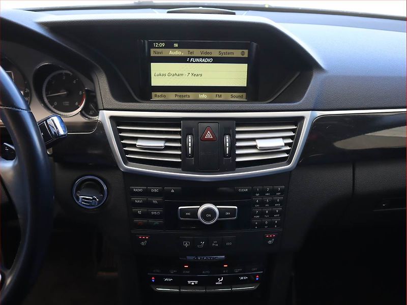 Mercedes-Benz Třídy E (2011) E 250 CDI, 4X4, Automat, Navi - fotka 12 z 20