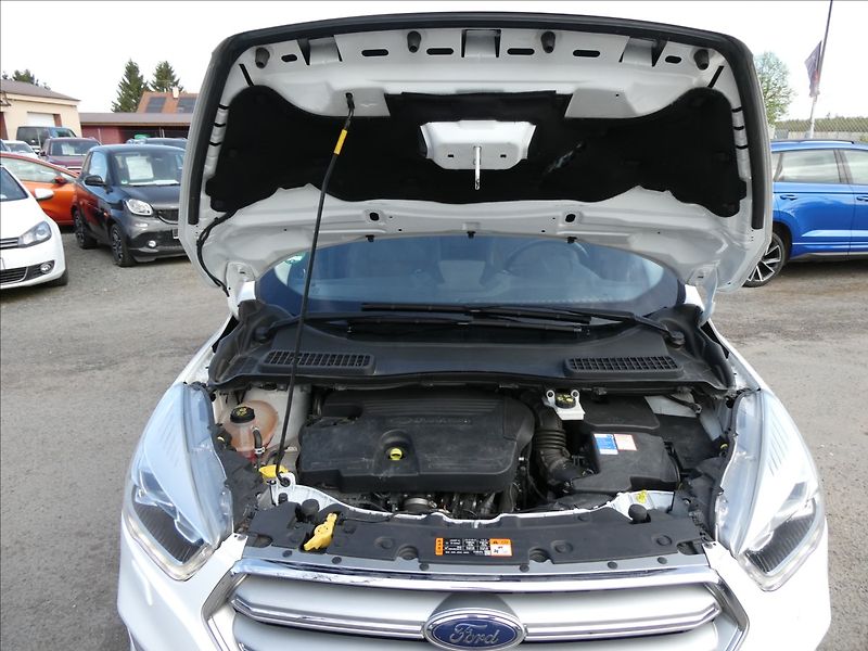 Ford Kuga 2,0 TDCi 110kW Panorama,naviga - fotka 39 z 45