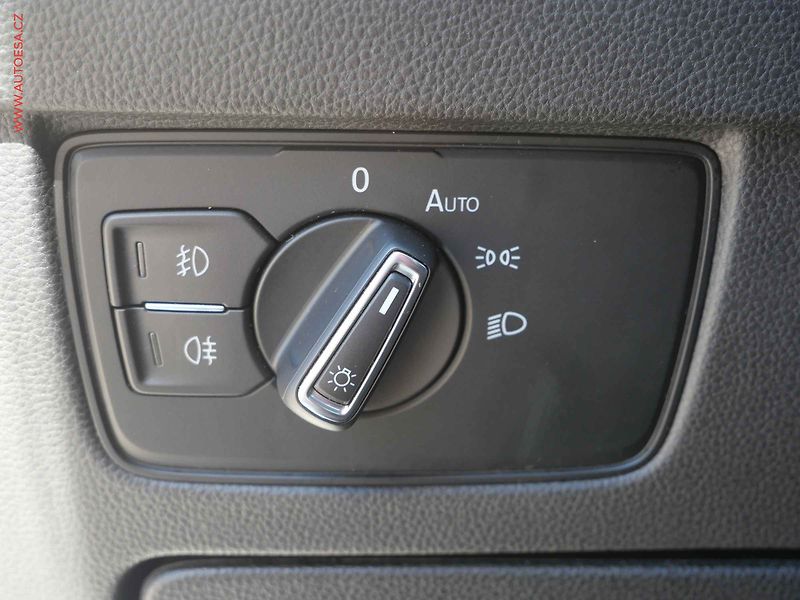 Volkswagen Passat (2019) 2.0TDi, Navi, LED, autoAC - fotka 12 z 22