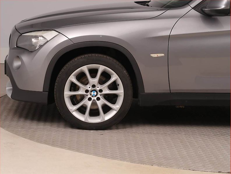 BMW X1 (2011) sDrive18d, Park. senzory - fotka 14 z 15