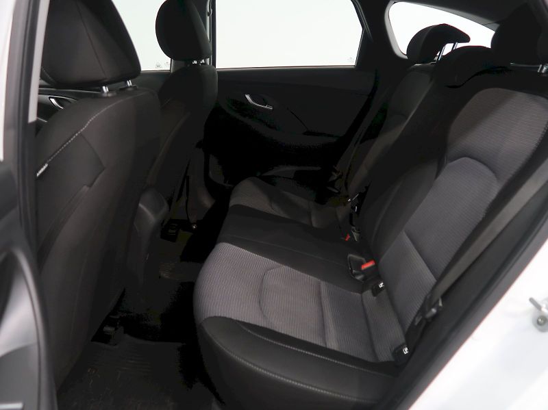 Hyundai i30 (2019) 1.6CRDI 85KW - fotka 15 z 29