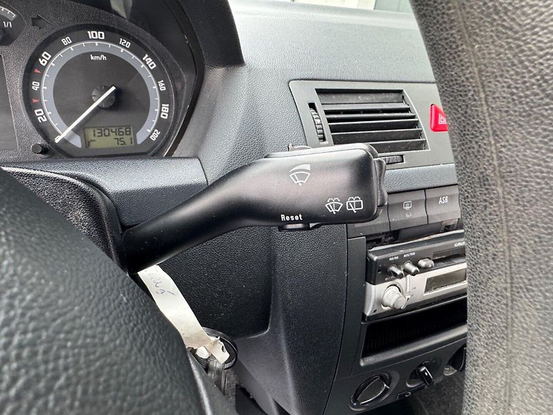 Škoda Fabia (2005) 1.4 - fotka 21 z 33