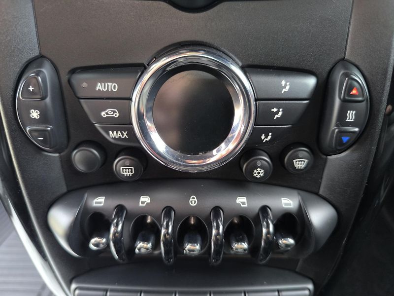 Mini Countryman 1.6  DOLOŽENÉ KM, 1.MAJITEL - fotka 20 z 28