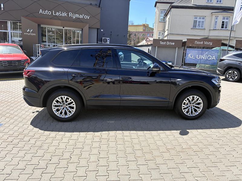 Volkswagen Touareg 170KW,4X4,8°AT,ČERNÁDEEP,TAŽNÉ - fotka 8 z 34