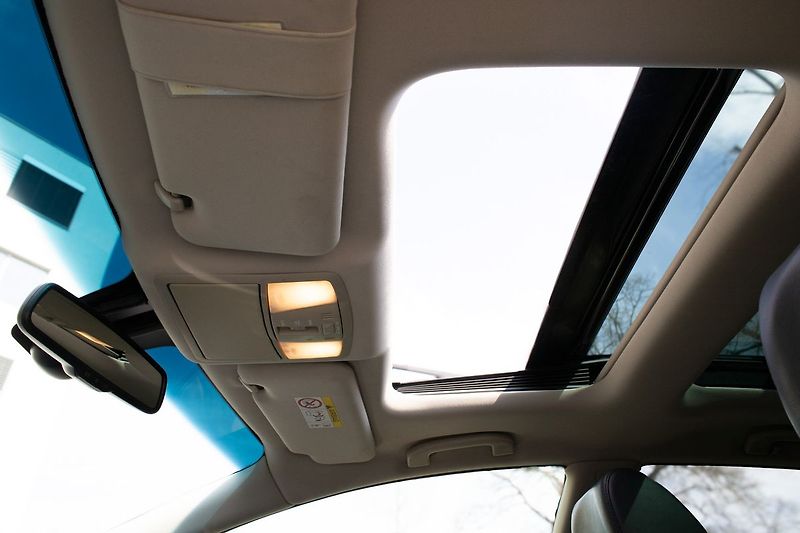 Nissan Murano Bez investic, servisované. - fotka 38 z 47