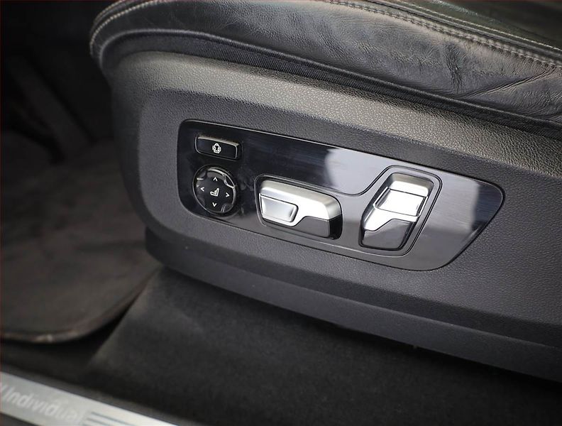 BMW X7 (2020) xDrive40i - fotka 28 z 28