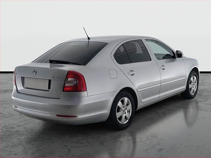 Škoda Octavia (2011) 1.6 TDI, po STK, rezervace - fotka 5 z 17