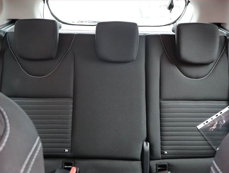 Renault Clio (2017) 1.2 TCe, Navi, Tempomat - fotka 10 z 17