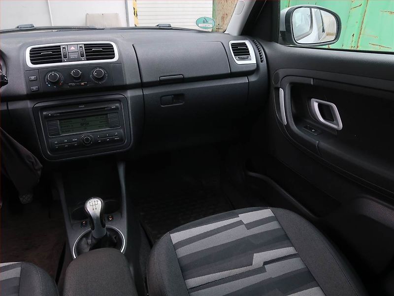 Škoda Roomster (2007) 1.6 16V, po STK, jezdí dobře - fotka 8 z 15