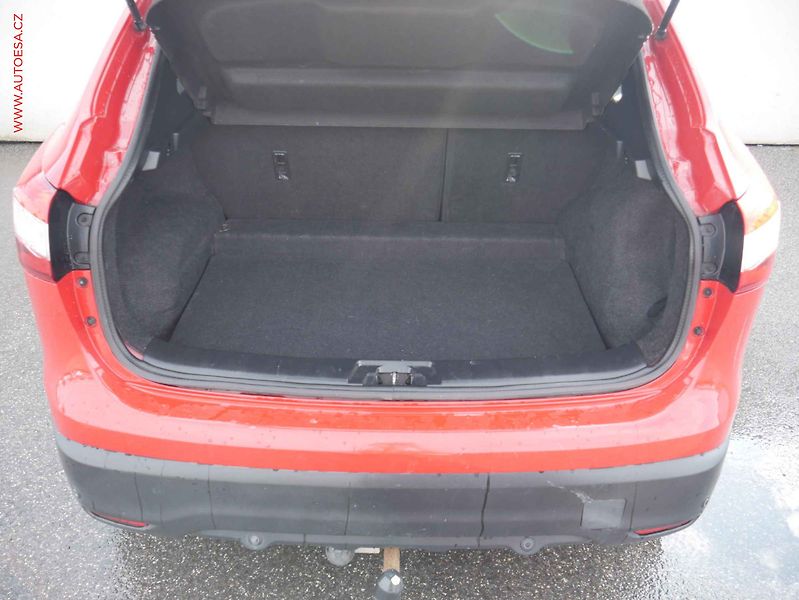 Nissan Qashqai (2017) 1.2 DiG-T, 2.maj,ČR, Visia - fotka 7 z 15