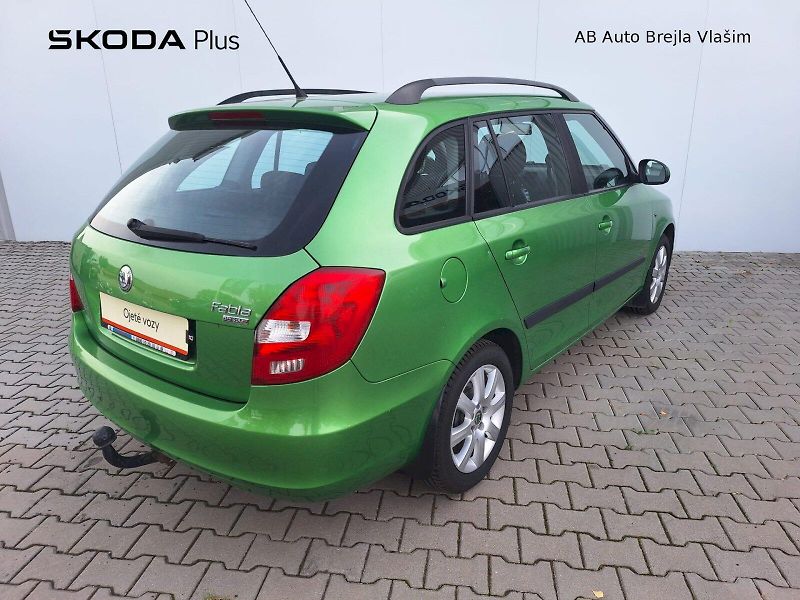 Škoda Fabia (2010) COMBI / 1.2 TSI / 63 kW / AMBI - fotka 2 z 29