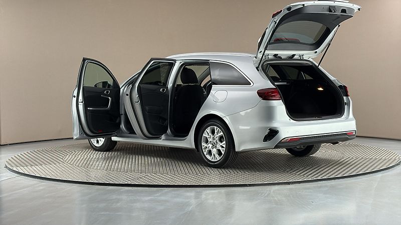Kia Ceed 1.5 T-GDI Top - fotka 7 z 25