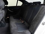 BMW Řada 3 320d xDrive Limousine - náhled 20