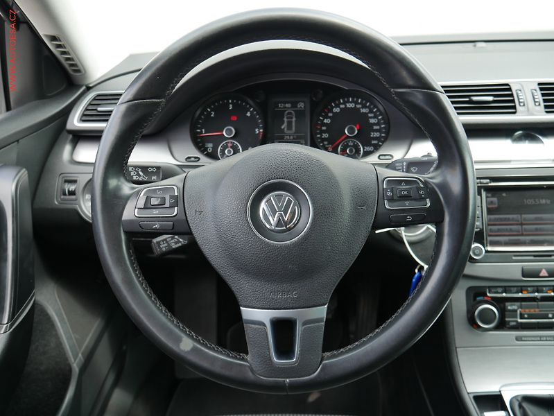 Volkswagen Passat (2011) 2.0TDi, ČR, Comfortline - fotka 13 z 22