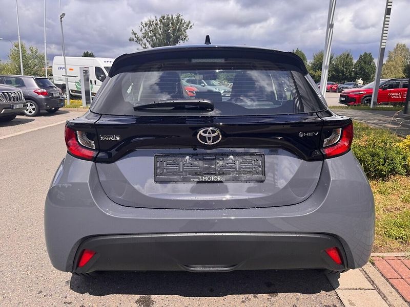 Toyota Yaris 1.5 Comfort - fotka 7 z 13