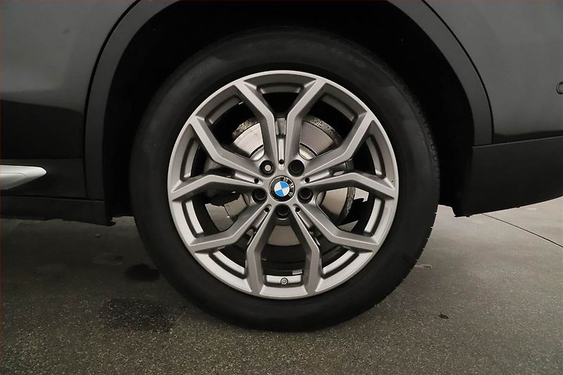 BMW X3 (2018) xDrive20d - fotka 20 z 20