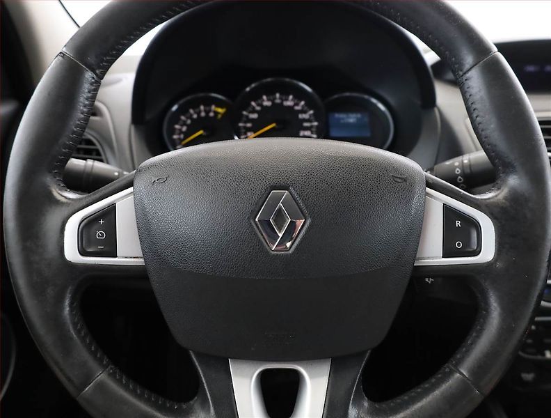 Renault Fluence (2010) 1.6 16V, po STK, jezdí výborně - fotka 8 z 14