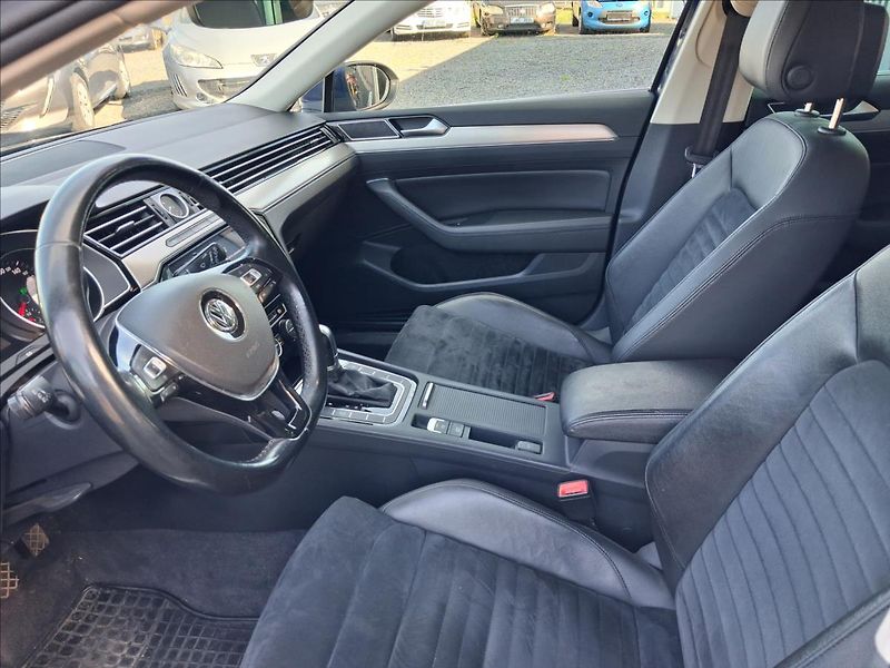 Volkswagen Passat 2,0 R Line, Matrix,TZ, 4x4,CZ - fotka 12 z 16