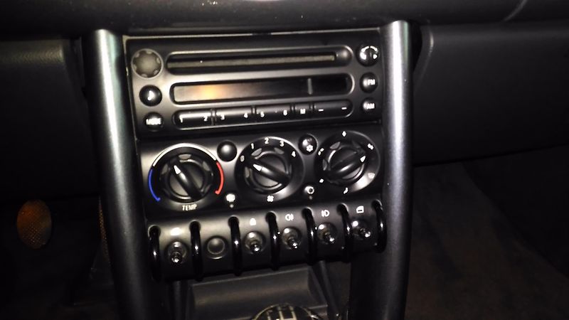 Mini One (2006) 1,6I,66KW,KLIMA,ALU,SERVISKA - fotka 13 z 19
