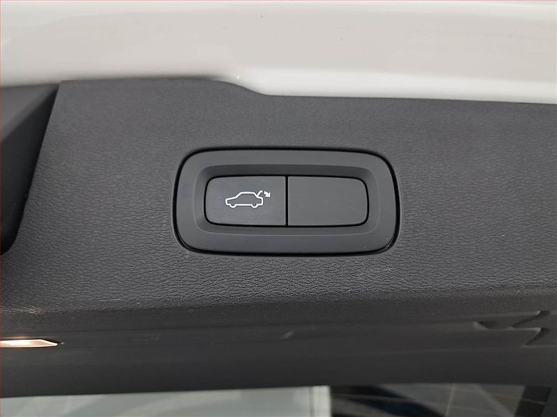 Volvo V60 (2019) D3 2.0, 4X4, Automat, Kůže - fotka 16 z 24