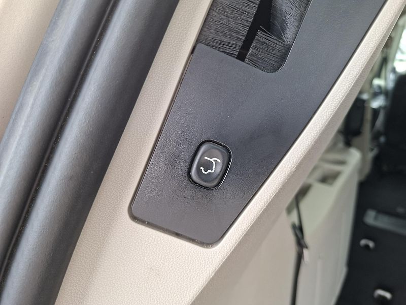 Chrysler Town & Country (2014) 3,6L 7míst, LPG, tažné, 2xkola - fotka 18 z 35