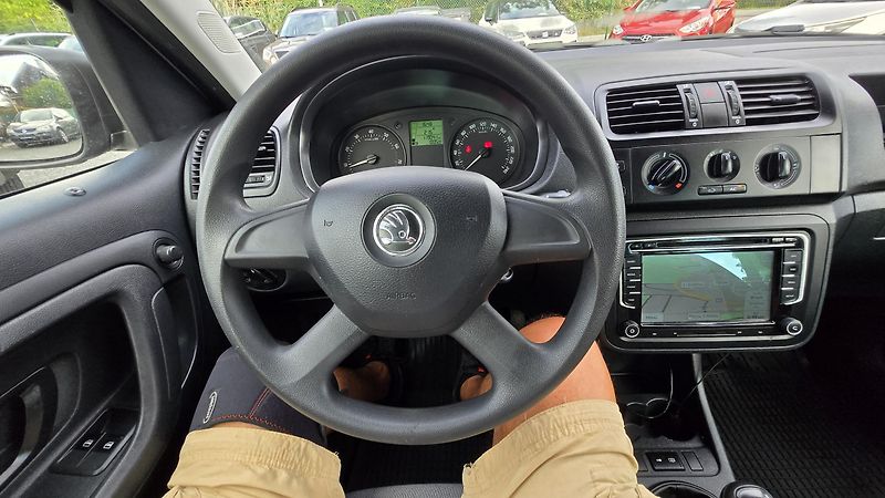 Škoda Roomster 1.4 16V ACTIVE +EDITION 1.MAJ. - fotka 25 z 35