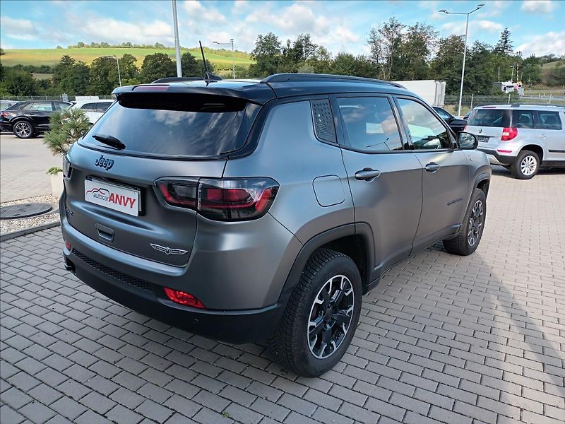 Jeep Compass 1,3 PHEV 132kW,TRAIL HAWK - fotka 5 z 50