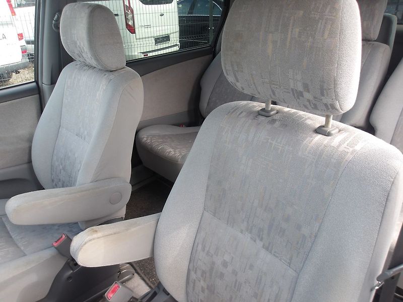 Toyota Previa 2,4i 7 MÍST AUTOMAT !! - fotka 24 z 27
