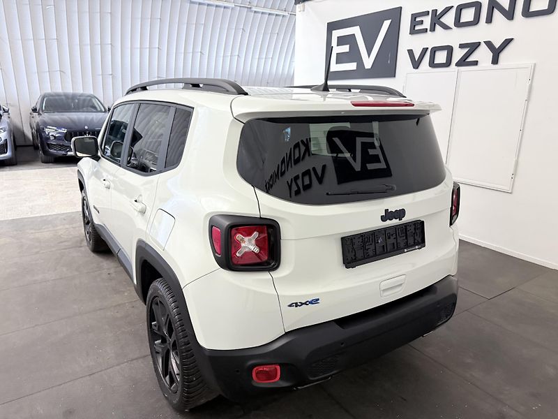 Jeep Renegade (2022) 1.3 T4 REZERVOVÁNO - fotka 10 z 43